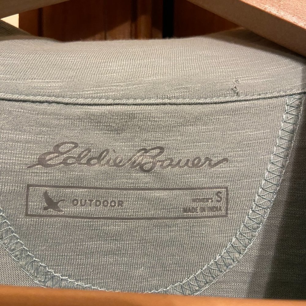 Eddie Bauer light green front pockets 100% cotton long sleeve t-shirt, size S - Picture 4 of 5